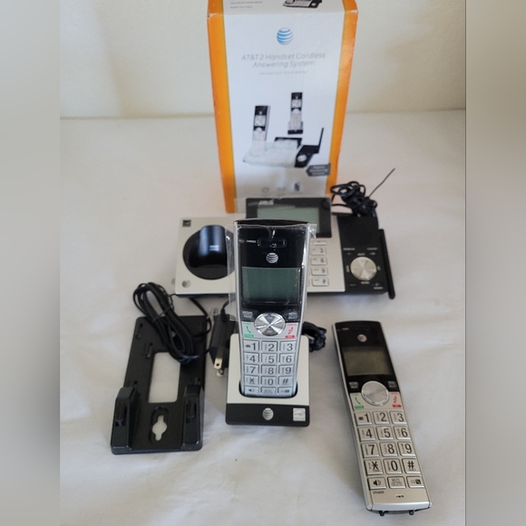 ATT DECT 6.0 Cordless Phone With Digital Answering System, CL83215, 2 Handsets - Picture 3 of 6